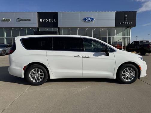 2026 Chrysler Pacifica L