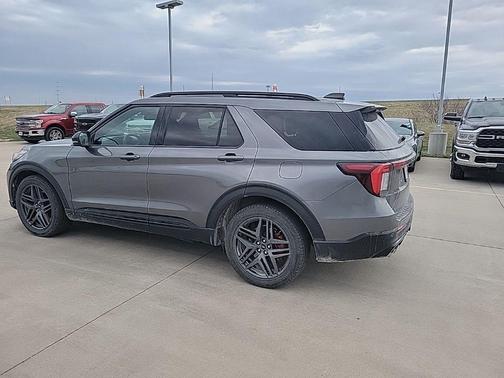 Carbonized Gray Metallic 2025 Ford Explorer ST
