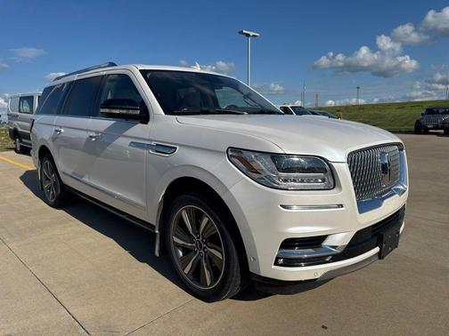 White Platinum Metallic Tri-Coat 2019 Lincoln Navigator L Reserve