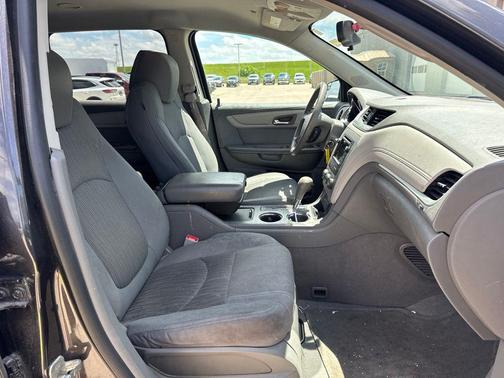 Tungsten Metallic 2014 Chevrolet Traverse LS
