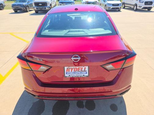 Scarlet Ember 2025 Nissan Altima 2.5 SV