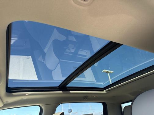 Molten Red Pearlcoat 2026 RAM 1500 Laramie