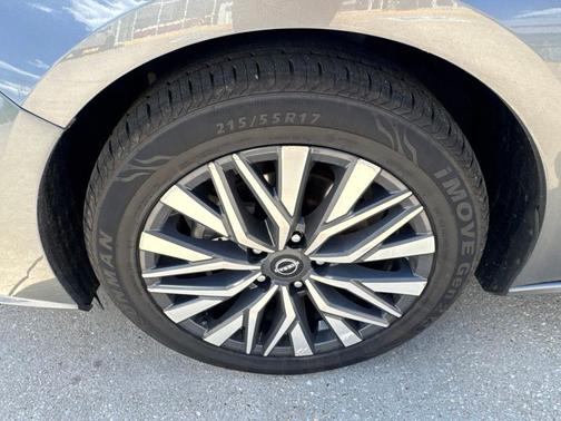 Gun Metallic 2025 Nissan Altima 2.5 SV
