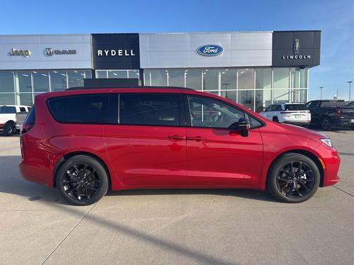 2026 Chrysler Pacifica L