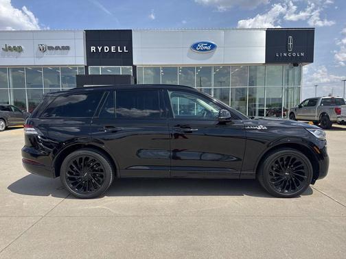 Infinite Black Metallic Clearcoat 2023 Lincoln Aviator Reserve AWD