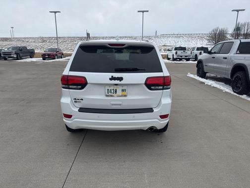 2022 Jeep Grand Cherokee Laredo