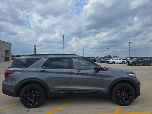 Carbonized Gray Metallic 2021 Ford Explorer ST