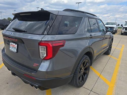 Carbonized Gray Metallic 2021 Ford Explorer ST