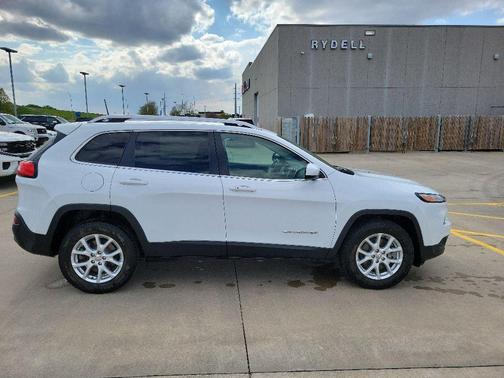 Bright White Clearcoat 2018 Jeep Cherokee Latitude Plus