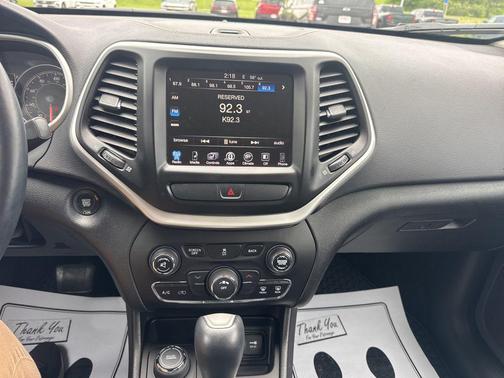 Bright White Clearcoat 2018 Jeep Cherokee Latitude Plus