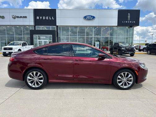 Velvet Red Pearlcoat 2016 Chrysler 200 S