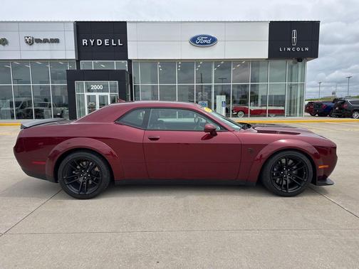 Octane Red Pearlcoat 2023 Dodge Challenger SRT Hellcat