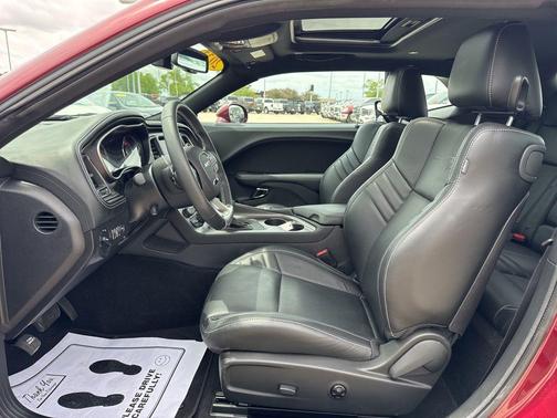 Octane Red Pearlcoat 2023 Dodge Challenger SRT Hellcat
