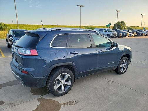 Slate Blue Pearlcoat 2020 Jeep Cherokee Limited