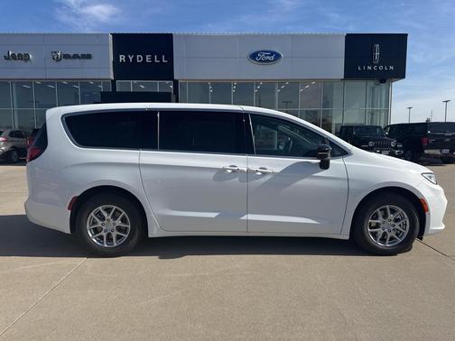 2026 Chrysler Pacifica L