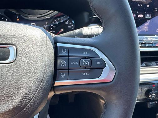 Red Hot Pearlcoat 2025 Jeep Compass Limited