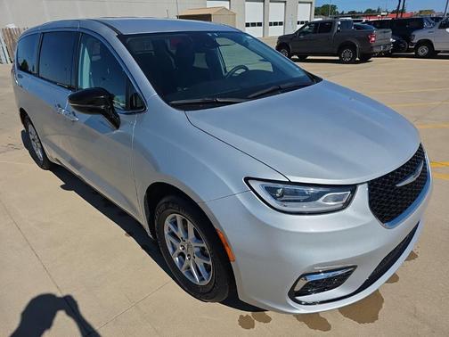 Silver Mist Clearcoat 2024 Chrysler Pacifica Touring L