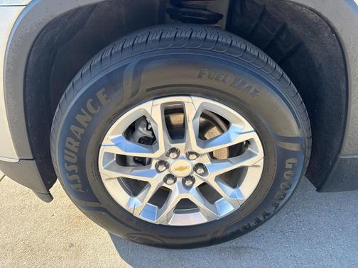 2021 Chevrolet Traverse LT Cloth