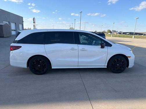 Platinum White Pearl 2025 Honda Odyssey Sport-L