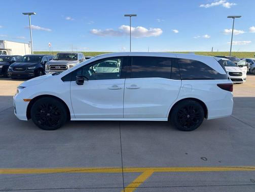 Platinum White Pearl 2025 Honda Odyssey Sport-L