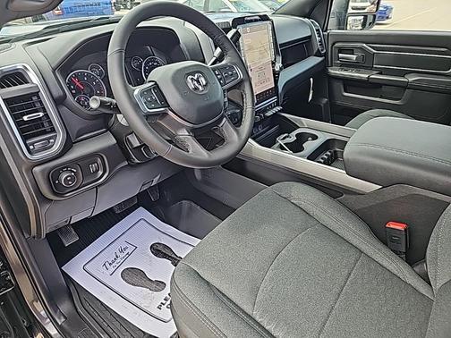 2025 RAM 2500 Big Horn Crew Cab 4x4 6'4' Box