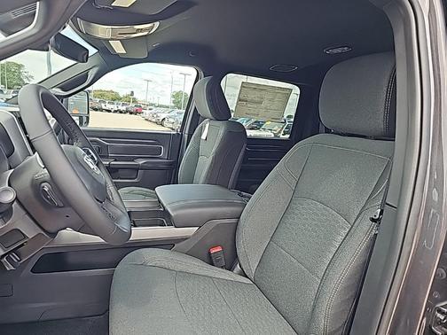 2025 RAM 2500 Big Horn Crew Cab 4x4 6'4' Box