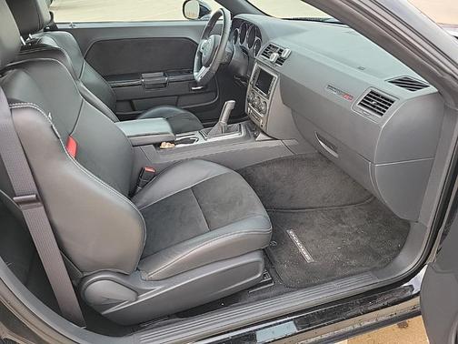 2014 Dodge Challenger SRT8