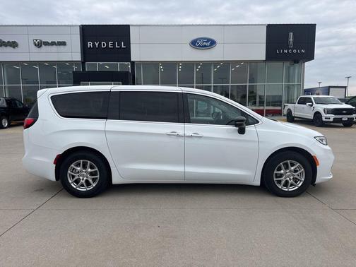 Bright White Clearcoat 2024 Chrysler Pacifica Touring L