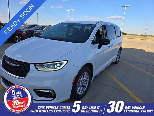 Bright White Clearcoat 2024 Chrysler Pacifica Touring L