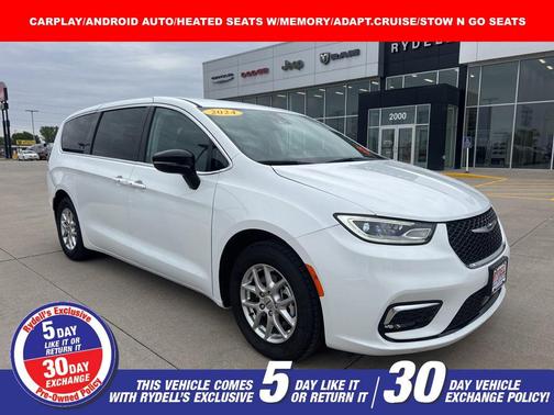 Bright White Clearcoat 2024 Chrysler Pacifica Touring L
