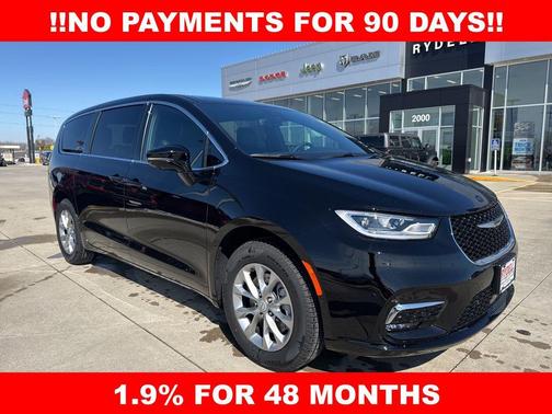 Diamond Black Crystal Pearlcoat 2026 Chrysler Pacifica L