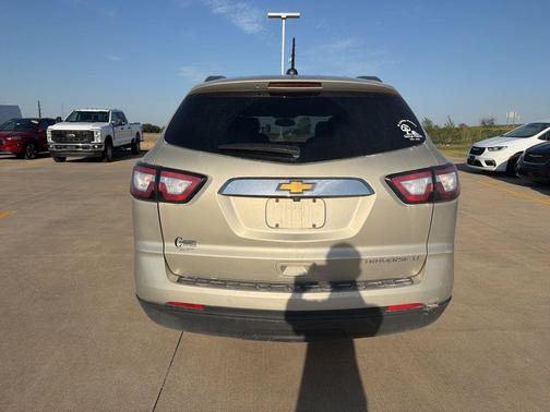 Champagne Silver Metallic 2016 Chevrolet Traverse 1LT