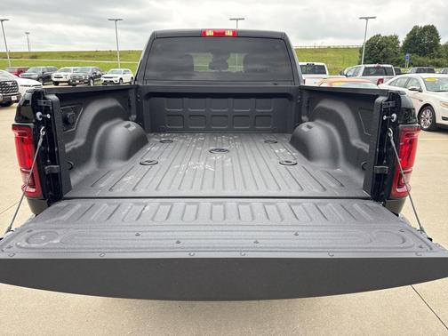 2025 RAM 2500 Big Horn Crew Cab 4x4 6'4' Box