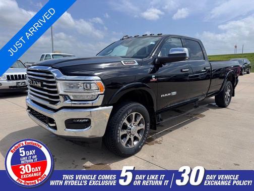 Diamond Black Crystal Pearlcoat 2022 RAM 3500 Longhorn