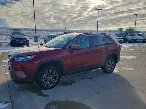 2022 Toyota RAV4 Hybrid XLE Premium