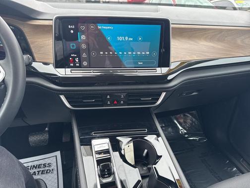 2025 Volkswagen Atlas 2.0T SE w/Technology 4MOTION