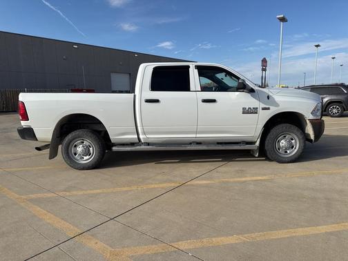 2018 RAM 2500 Tradesman Crew Cab 4x4 6'4' Box