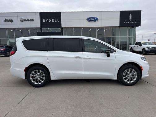 2026 Chrysler Pacifica L