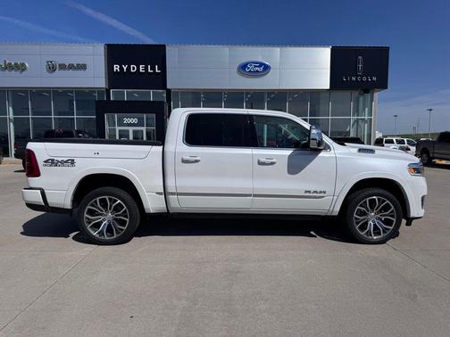Ivory White Tri-Coat Pearlcoat 2026 RAM 1500 ST