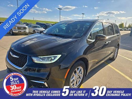 Diamond Black Crystal Pearlcoat 2025 Chrysler Pacifica L