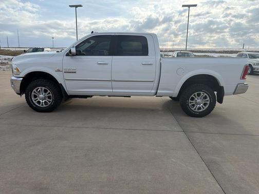 2018 RAM 3500 Laramie Crew Cab 4x4 6'4' Box