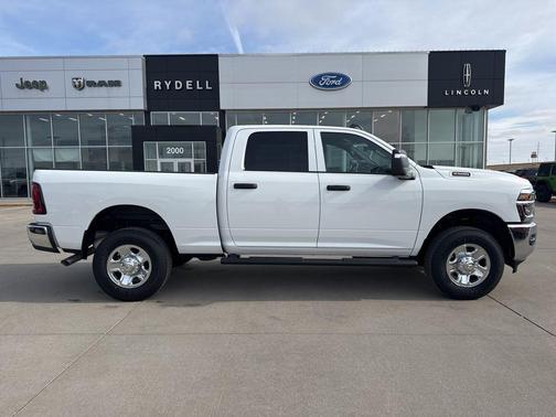 2026 RAM 2500 Tradesman Crew Cab 4x4 6'4' Box