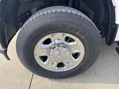 2026 RAM 2500 Tradesman Crew Cab 4x4 6'4' Box