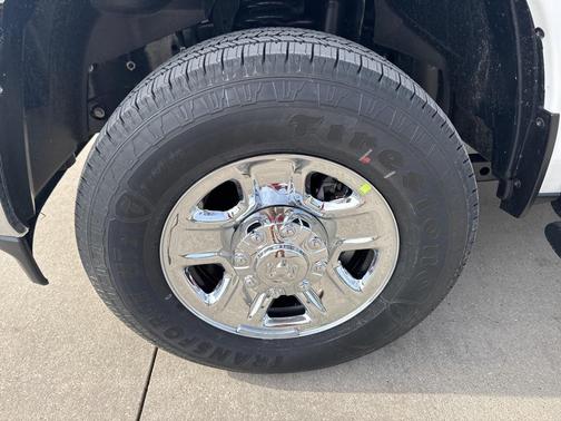 2026 RAM 2500 Tradesman Crew Cab 4x4 6'4' Box