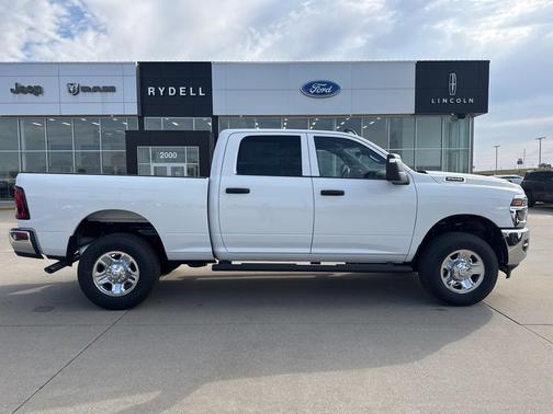 2026 RAM 2500 Tradesman Crew Cab 4x4 6'4' Box