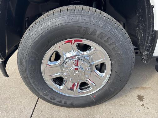 2026 RAM 2500 Tradesman Crew Cab 4x4 6'4' Box