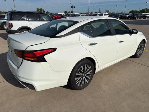 Glacier White 2025 Nissan Altima 2.5 SV