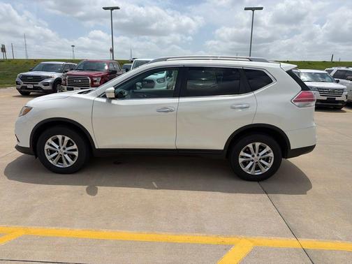 Moonlight White 2014 Nissan Rogue SV