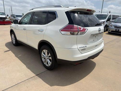 Moonlight White 2014 Nissan Rogue SV