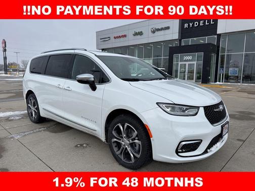 Bright White Clearcoat 2026 Chrysler Pacifica L